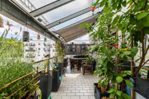 überdachter Balkon